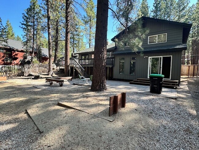 Building Photo - Lovely multi level home available now for ...