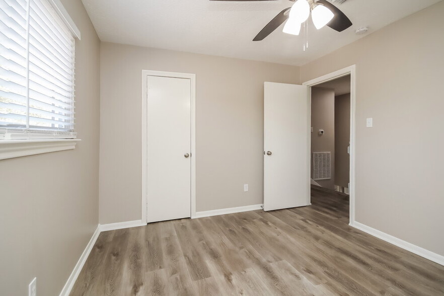 Building Photo - 17930 Cypress Spring Dr