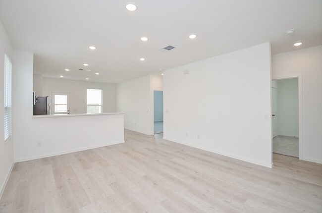Building Photo - 23014 Deanston Dr