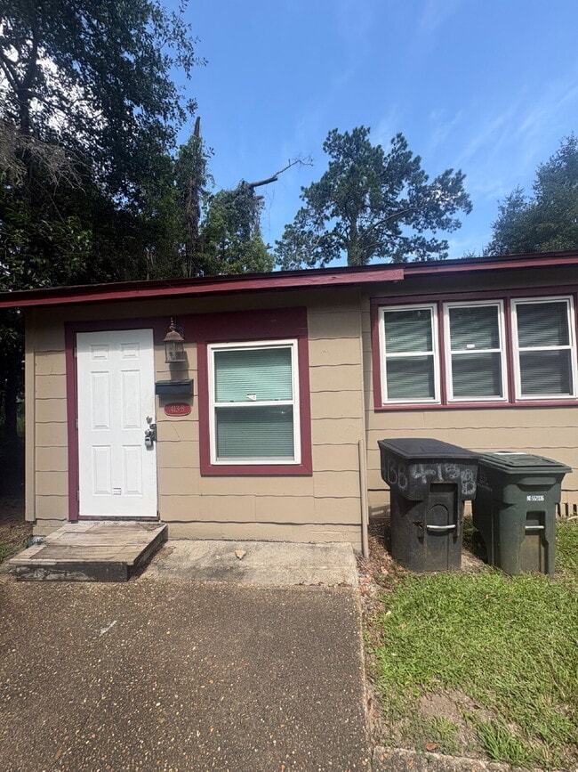 Building Photo - Great 1 bedroom near FSU