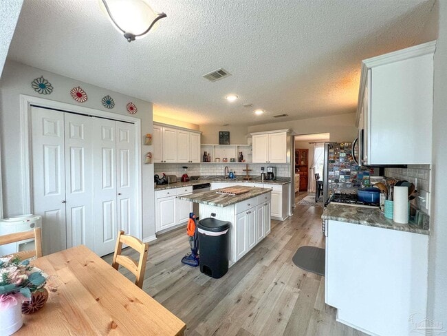 Building Photo - 8036 Grand Bahama Dr
