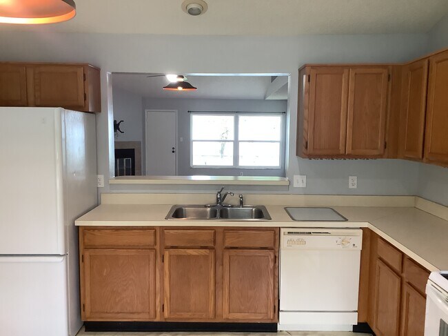 Building Photo - 1127 Shaffer Trl