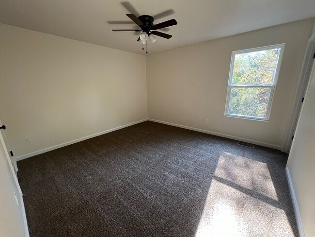 Building Photo - RARE FIND!