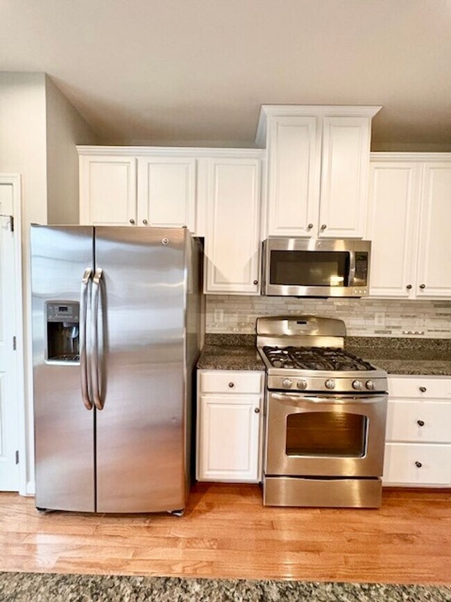 Building Photo - 3542 Spring Street S