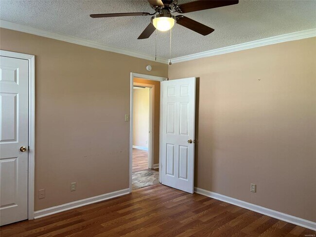 Building Photo - 4230 Fairwood Dr