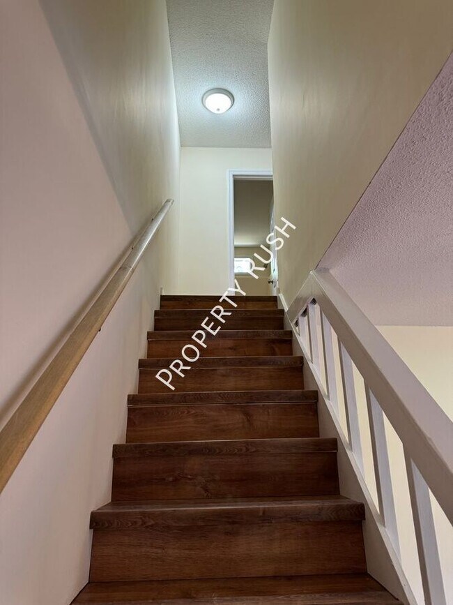 Building Photo - 1511 Rustic Dr