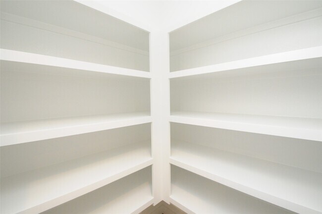 Building Photo - 1410 Island Grove Dr