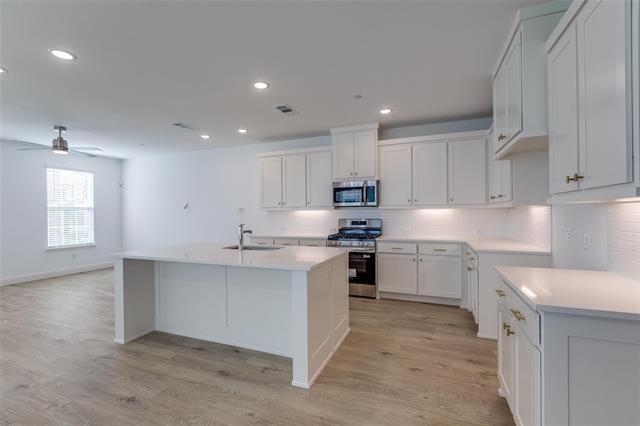 Building Photo - 8864 Scarp Hl Ln