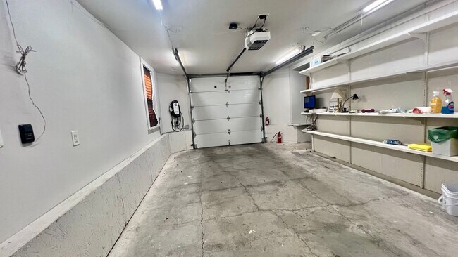 Building Photo - 696-694-29th