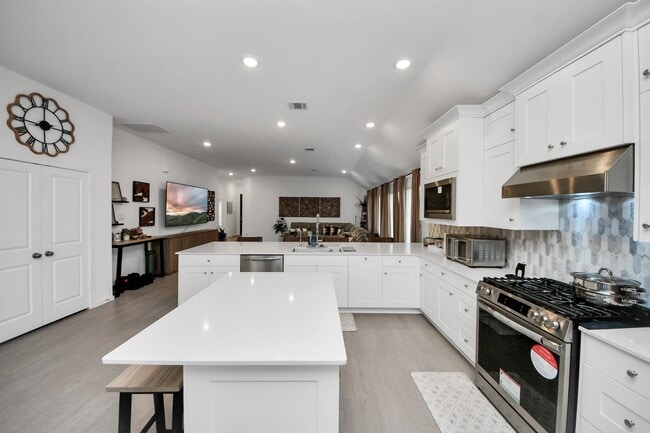 Building Photo - 8202 Tempest Stone Dr