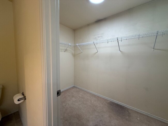 Building Photo - 4 Bedroom DuPont Home for Rent