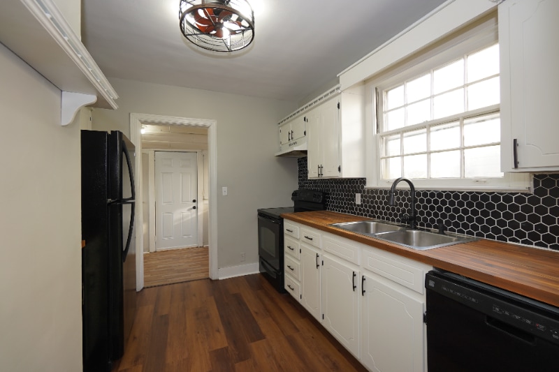 Building Photo - 940 47th St Ensley