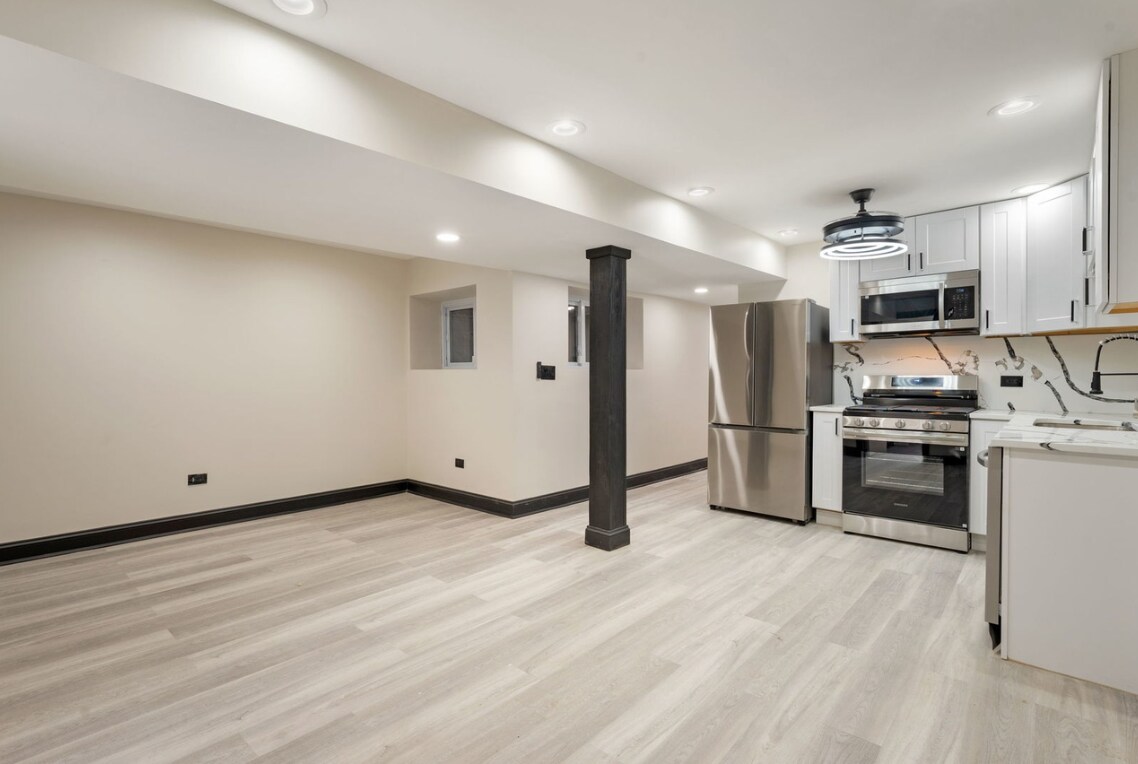 Building Photo - 3824 W Arthington St