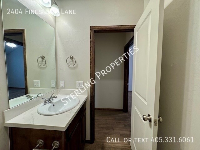 Building Photo - 2404 Finesilver Ln