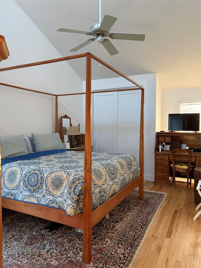 Building Photo - 40 Bonac Woods Ln