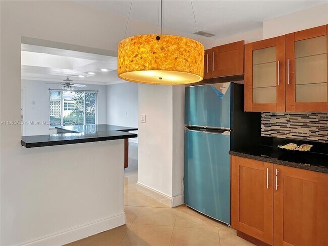 Building Photo - 6001 NW 71st Ave