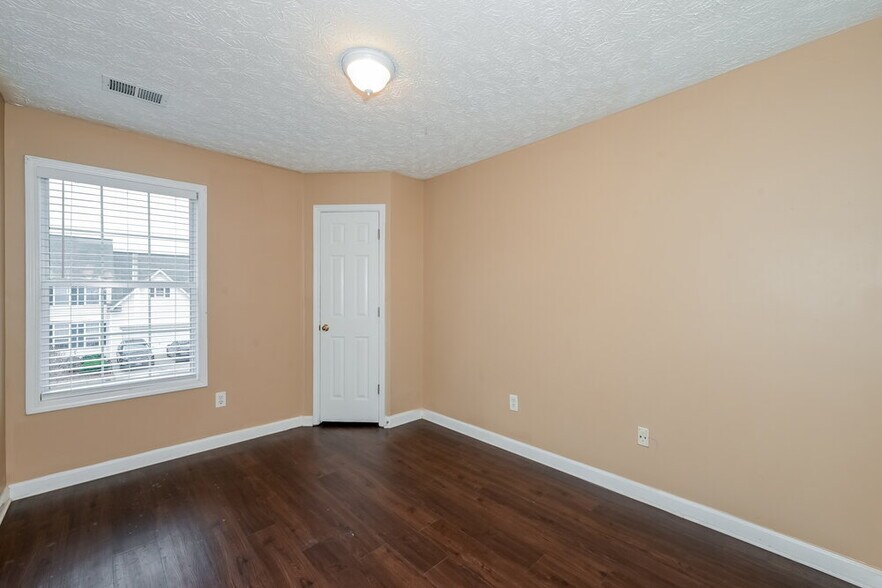 Building Photo - 2835 Evergreen Eve Crossing