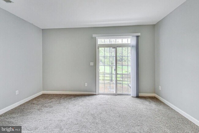 Building Photo - 3274 Amazon Ln