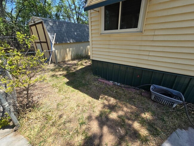Building Photo - 825 E Ottley Ave