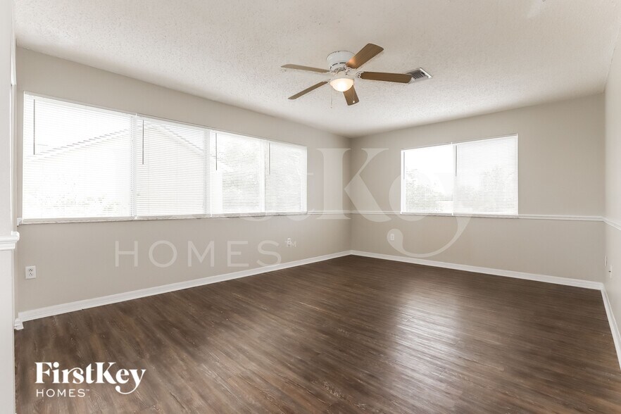 Building Photo - 1227 Alpine Lake Dr