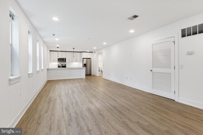 Building Photo - 1335 N Marston St