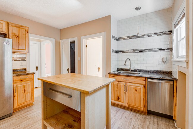 Building Photo - 700 24th Ave SE