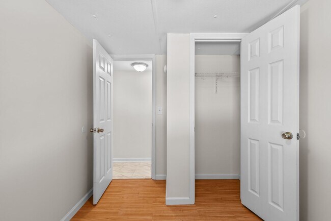Building Photo - 119 Starwood Cir