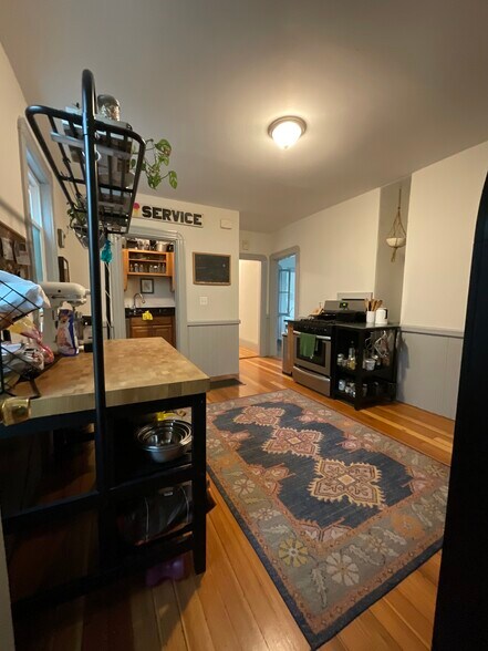 Building Photo - 21 Windom St