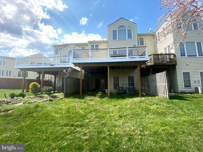 Building Photo - 22587 Welborne Manor Square