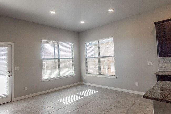 Building Photo - 4 bed/2 bath Frenship School District!!