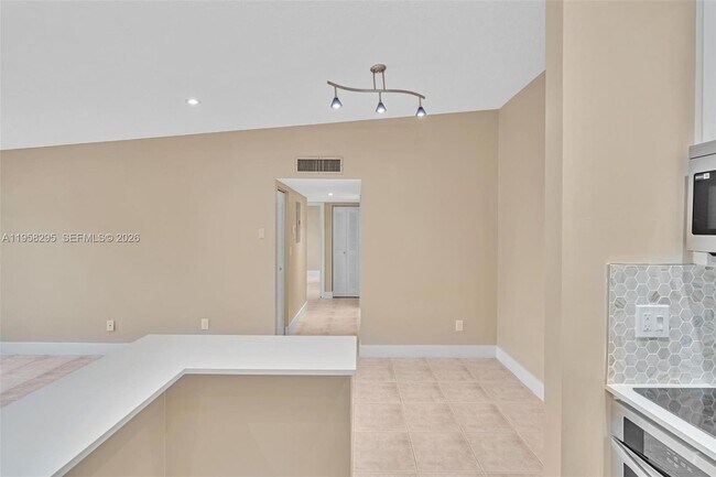 Building Photo - 9487 W McNab Rd