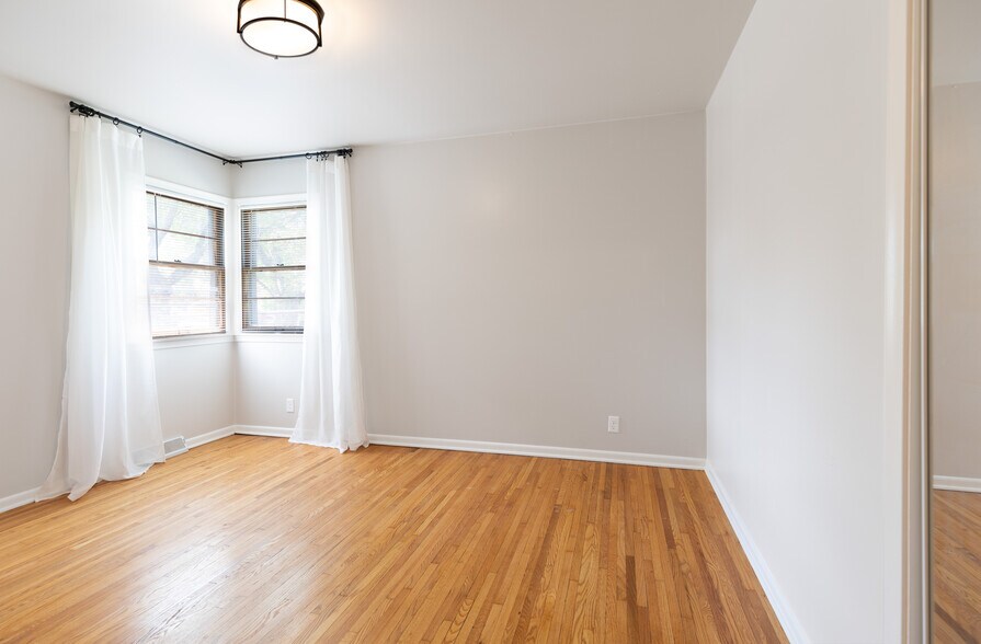Master Bedroom - 3118 28th Ave S