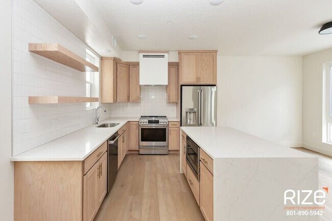 Building Photo - 532 S 500 E