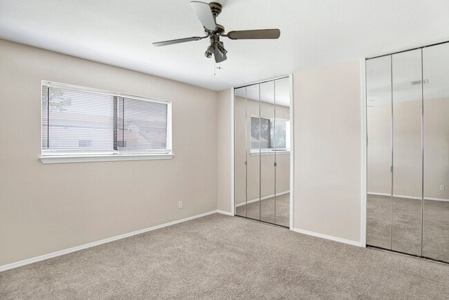 Building Photo - One Bedroom Condo with Loft, One-car Garag...