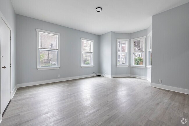 2BR, 1BA - 800SF - Living Room - 3655 Besuden Ct