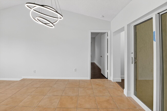 Building Photo - 4135 Bay Laurel Way