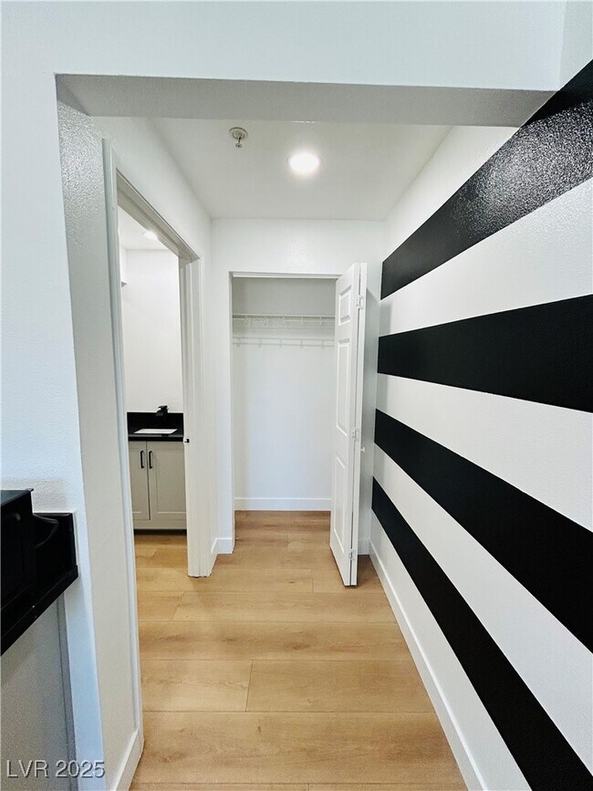 Building Photo - 1418 S 3rd St