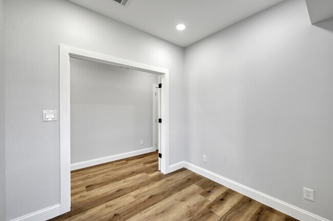 Building Photo - 49 Winterhaven Ln