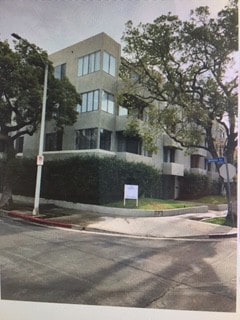 Building Photo - 1390 Kelton Ave