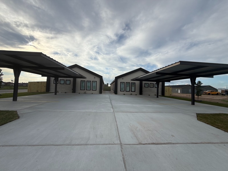 Building Photo - 513 Hope Dr