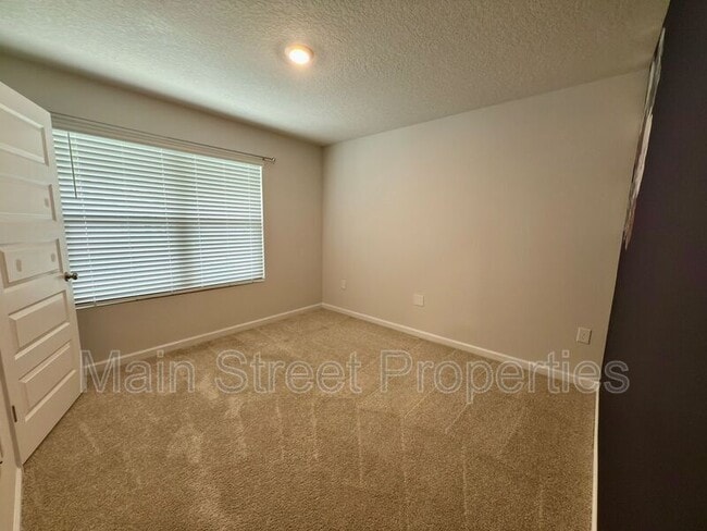 Building Photo - 5260 Peach Dr