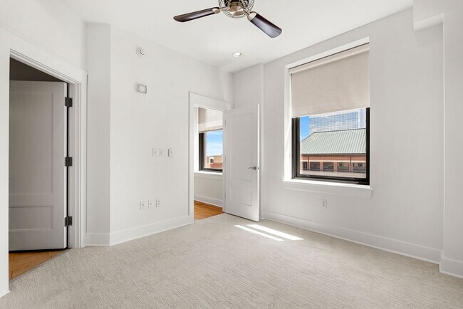 Building Photo - 531 S Gay St