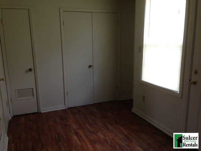 Building Photo - Special !!   ALL UTILITIES PAID FOR 3 BEDROOM