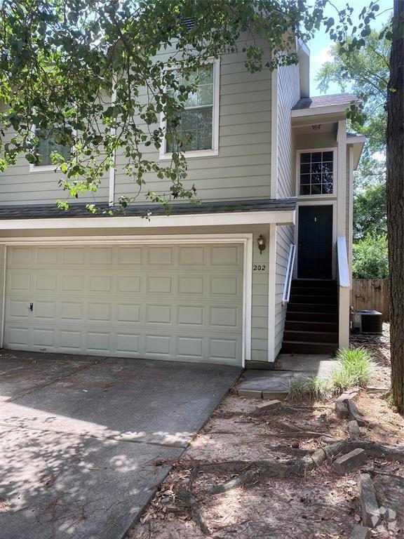 Building Photo - 202 S Walden Elms Cir