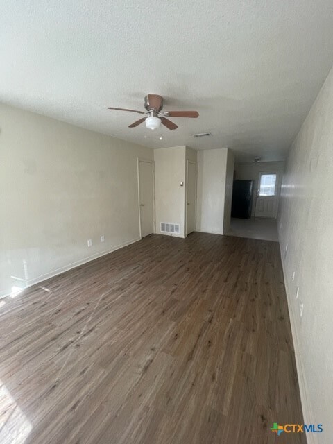 Building Photo - 3202 Hereford Ln