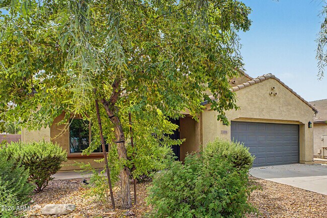 Building Photo - 3113 E Chisum Ln