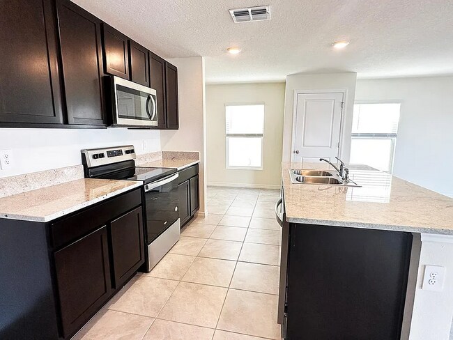 Building Photo - 5795 Cape Primrose Dr