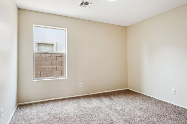 Building Photo - 2159 W Jasper Butte Dr