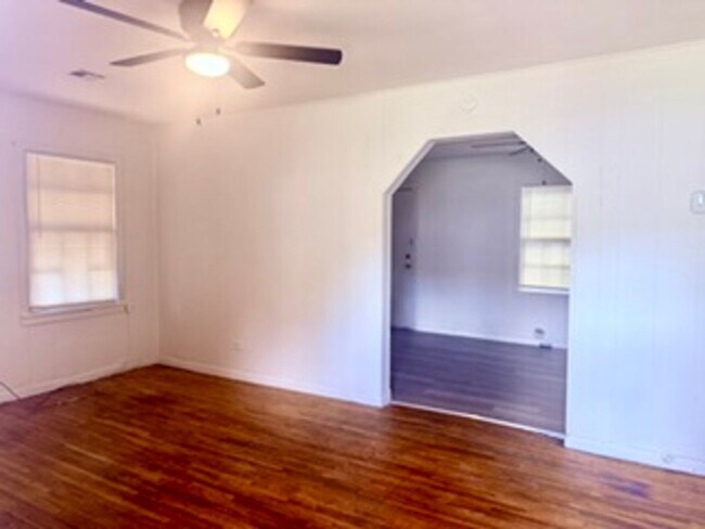 Building Photo - North Waco