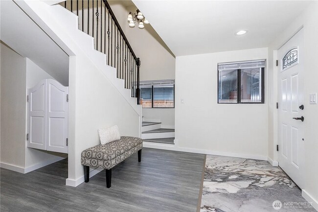 Building Photo - Beautifully Renovated 4-Bedroom Home in Desirable Arbor Heights!